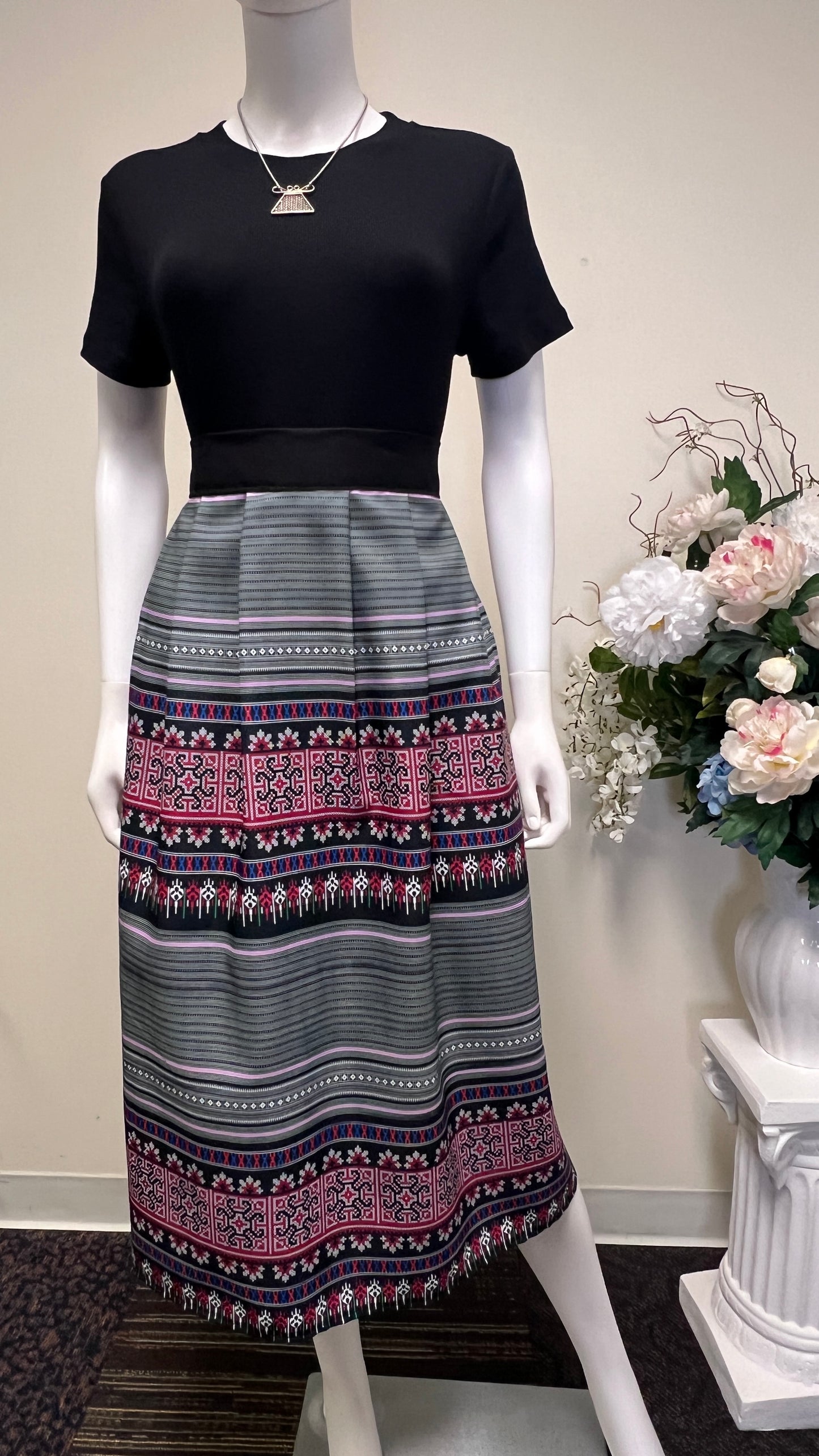 Hmong pleated skirt (XL/XXL)