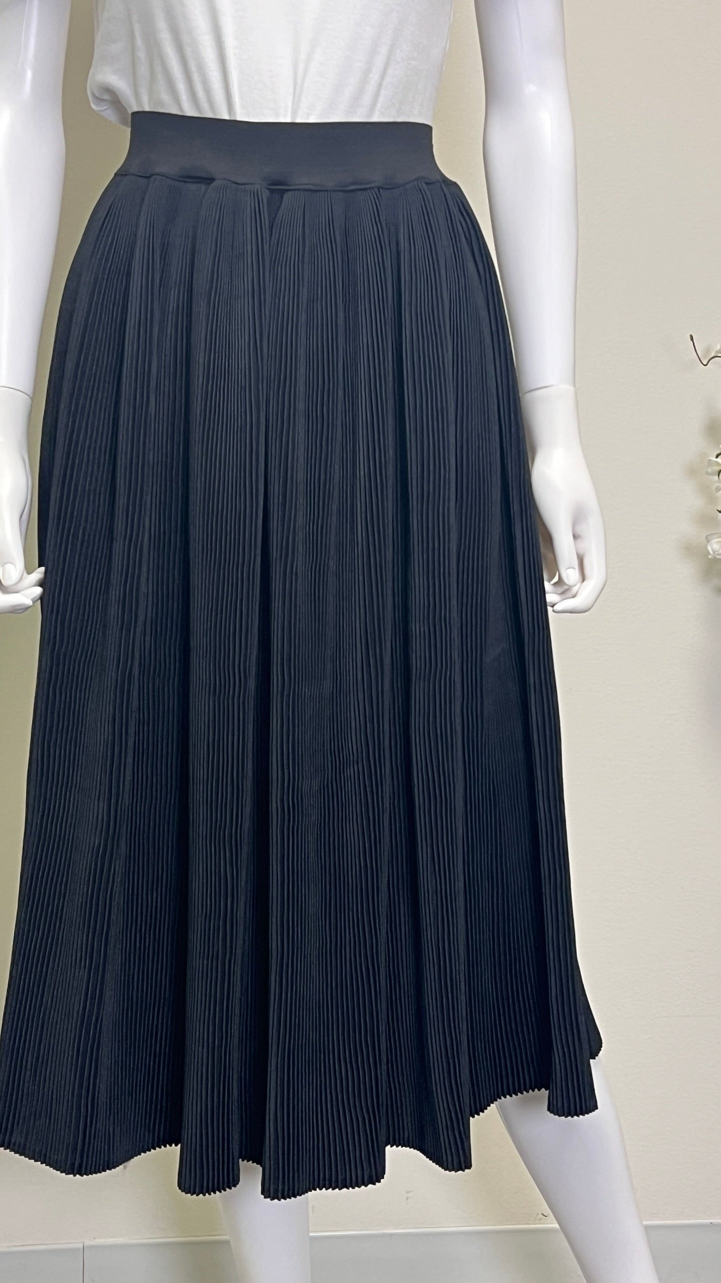 Black Hmong skirt (M/L)