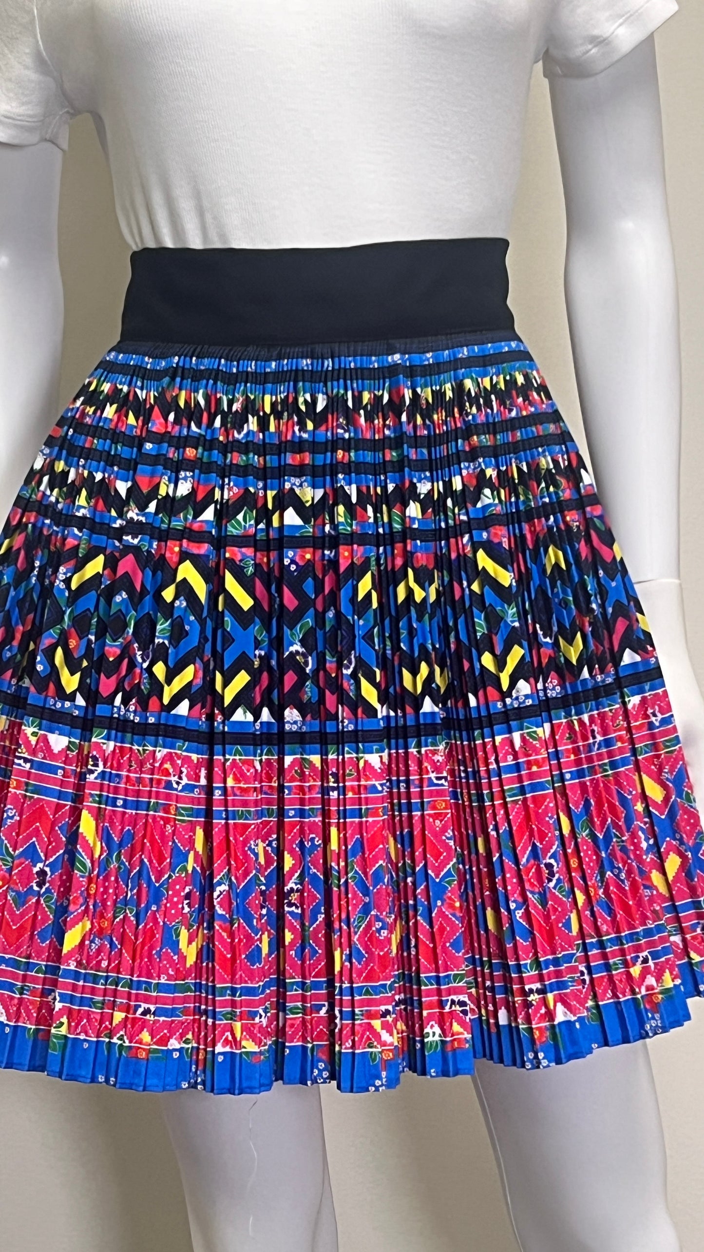 Hmong skirt wraparound (42W/19L and 45W/21L)
