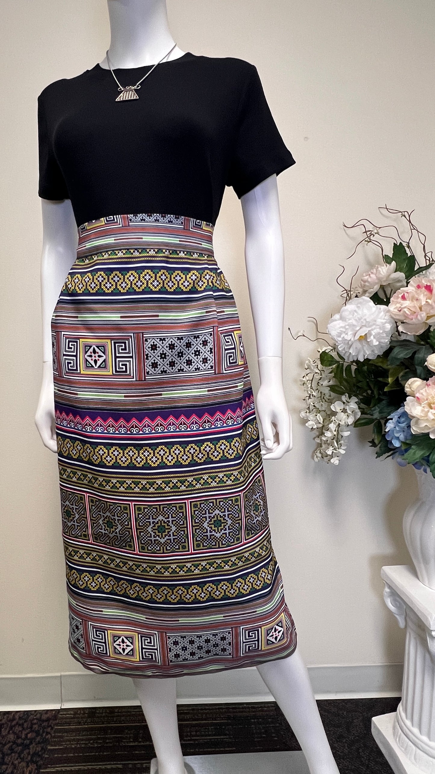 Hmong Pencil Skirt (M)