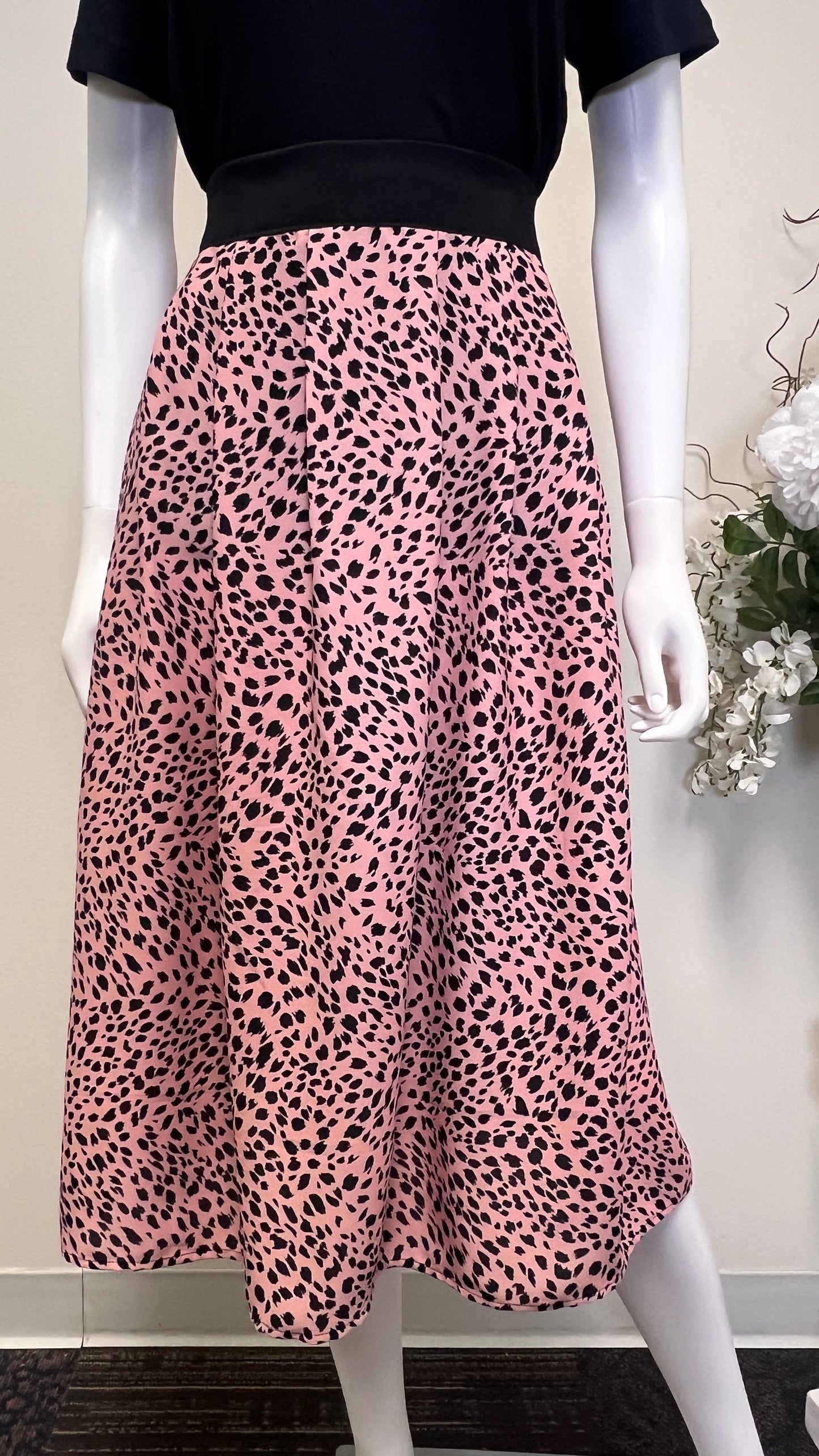 Soft pink leopard print chiffon skirt (M)