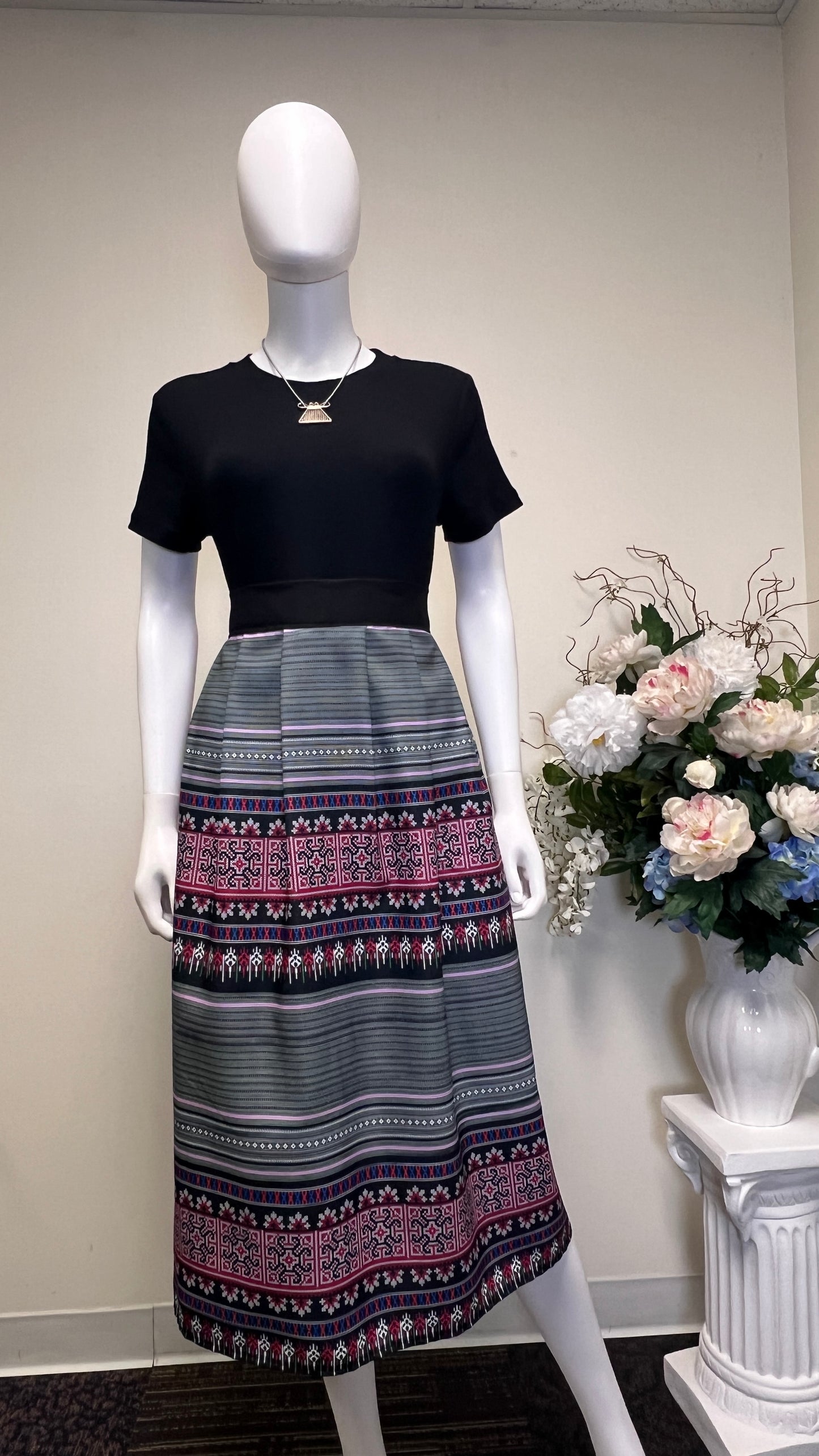 Hmong pleated skirt (XL/XXL)