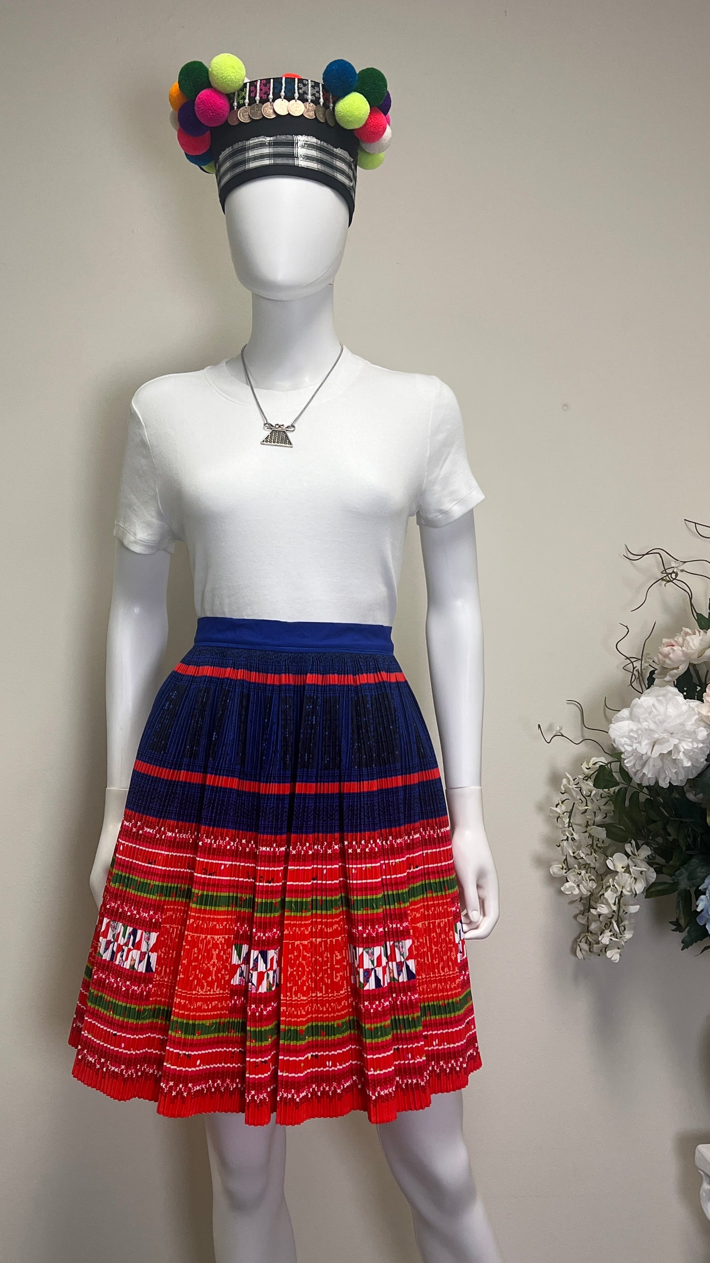 Hmong skirt wraparound (39W/19L)