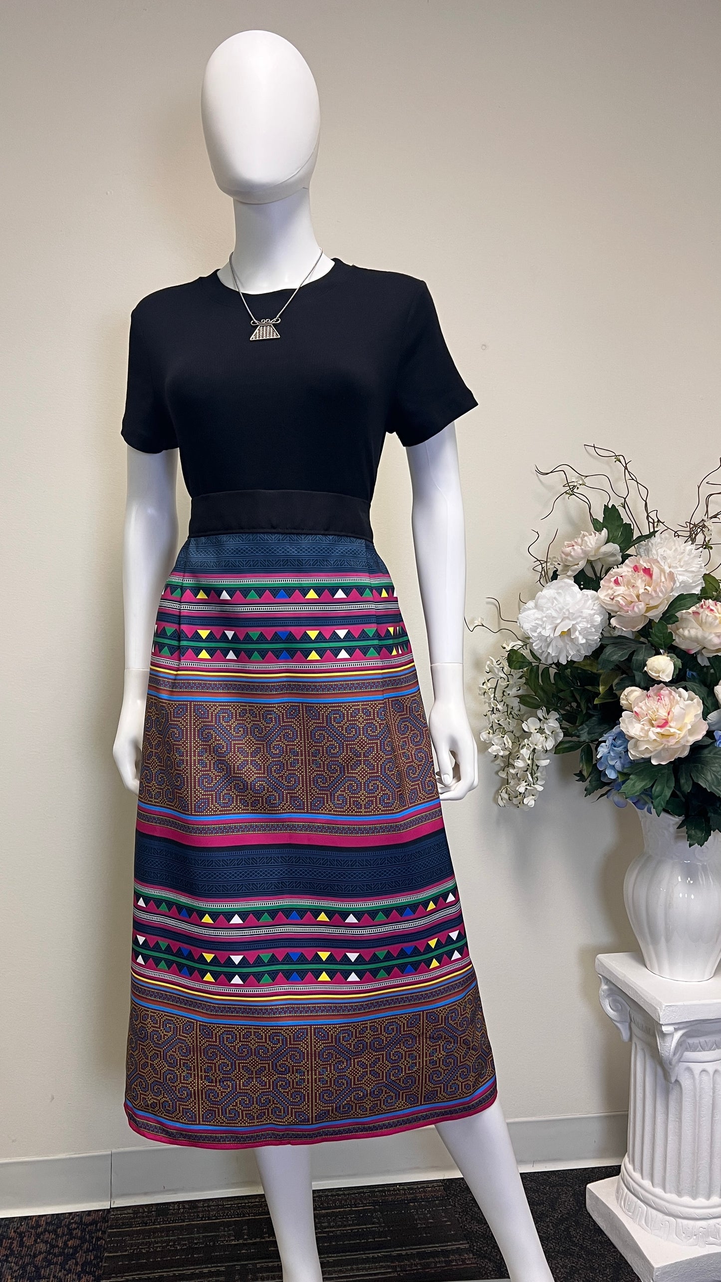 Hmong Pencil Skirt (L/XL)