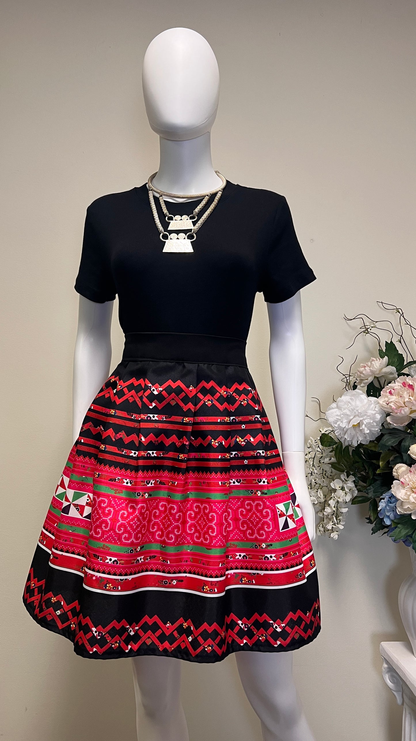 Hmong pleated skirt (L)
