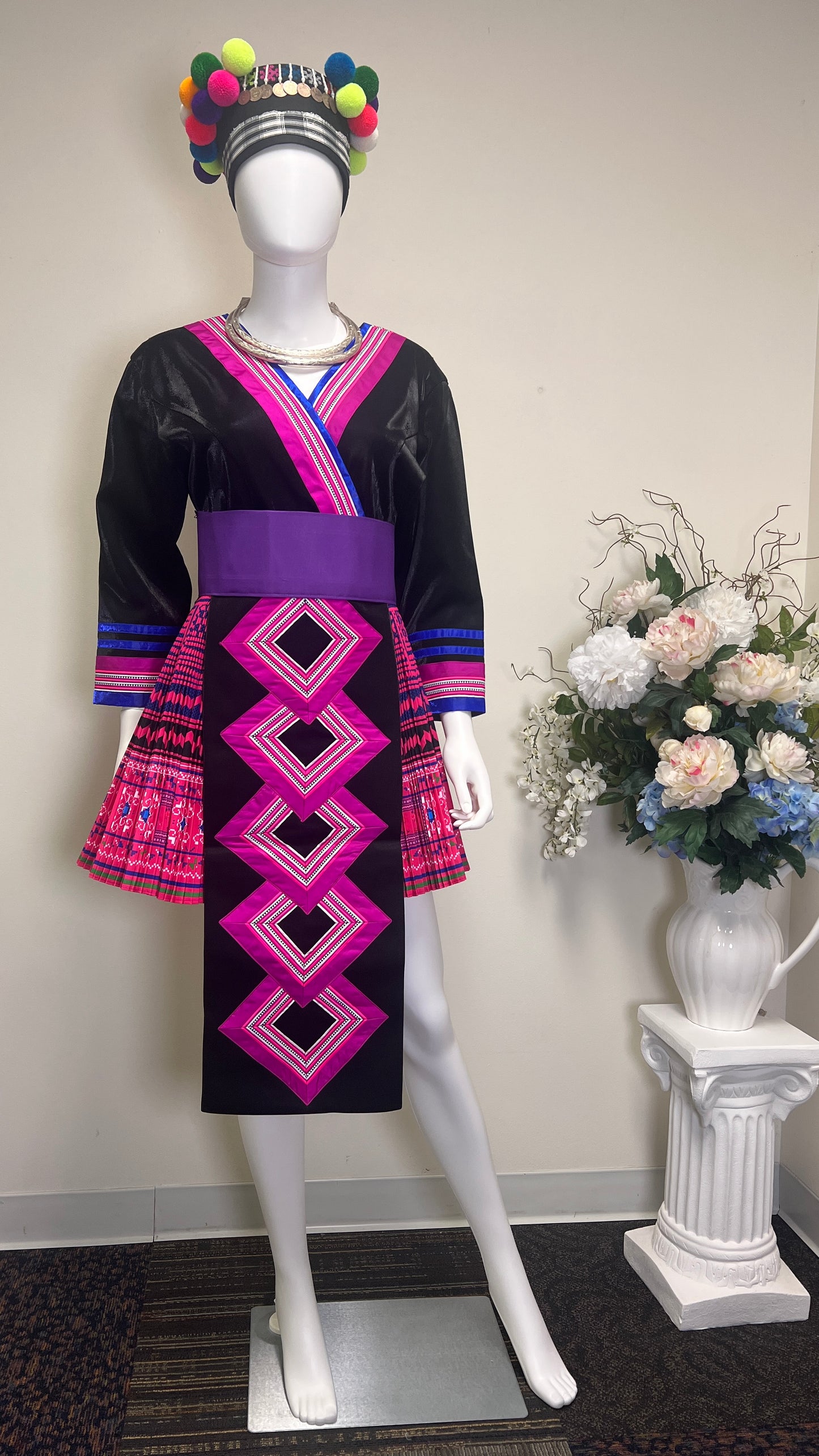 Hmong outfit (size 40)