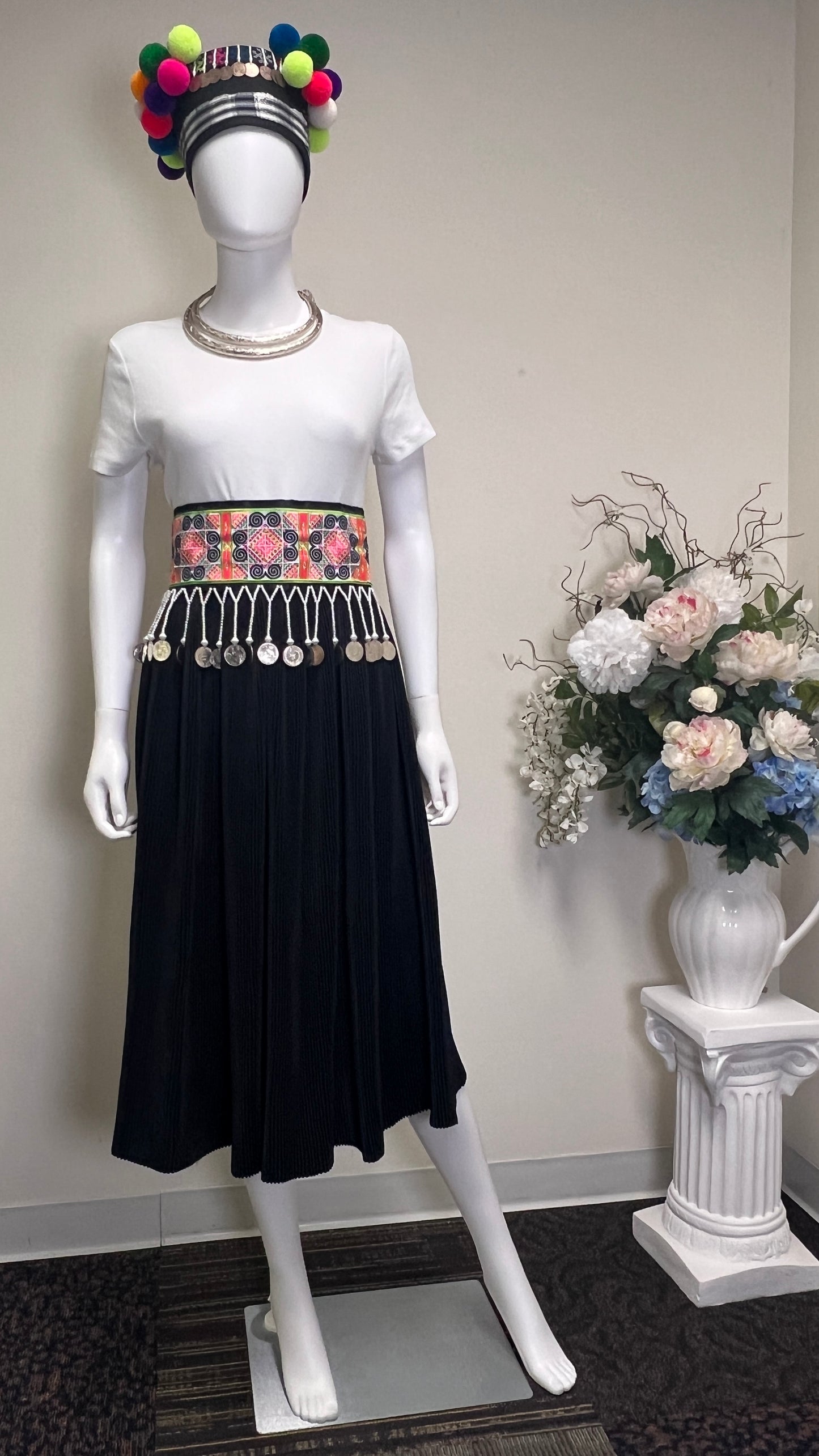 Black Hmong skirt (M/L)