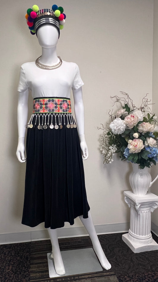 Black Hmong skirt (M/L)