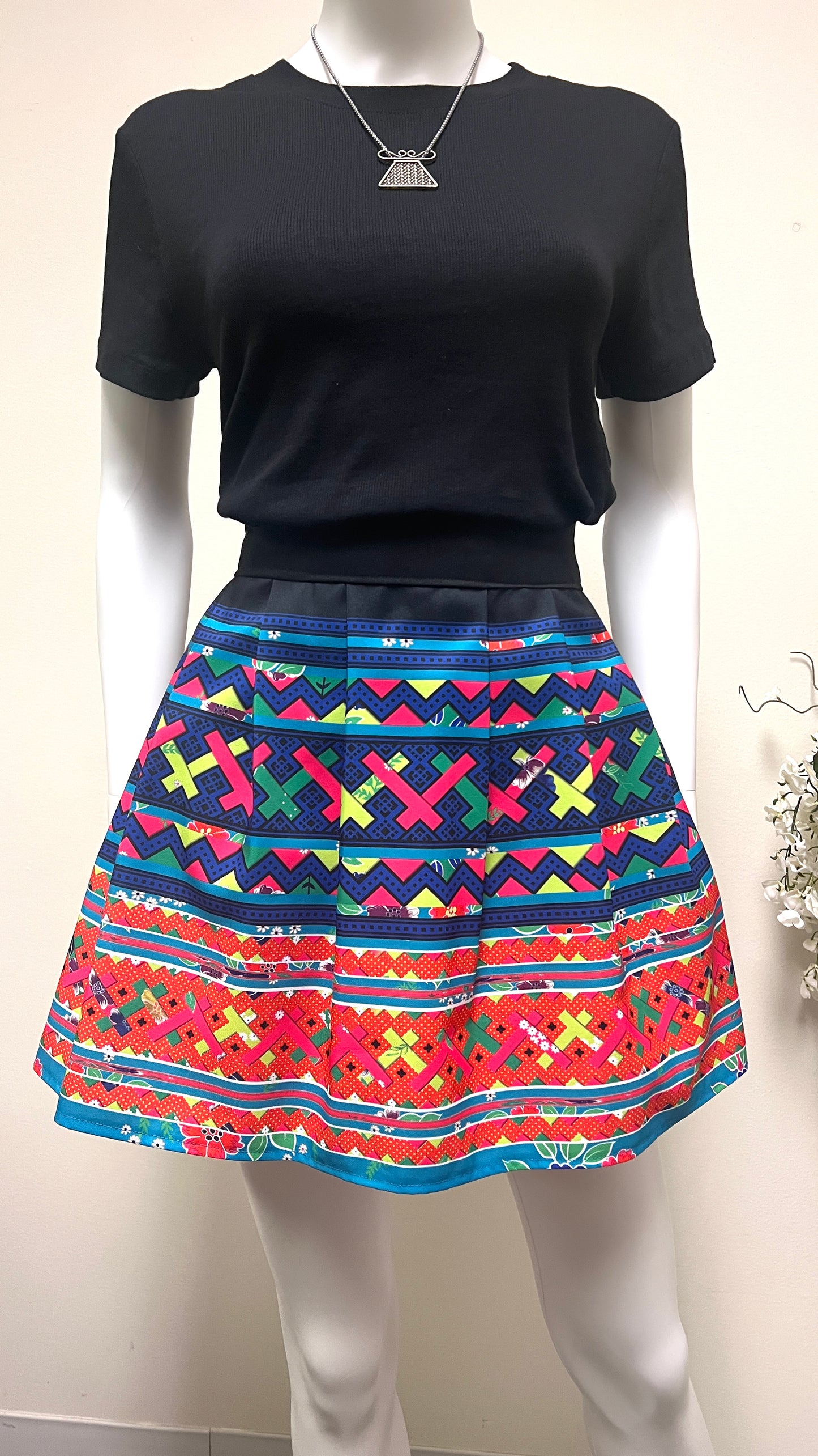 Hmong pleated mini skirt (M)