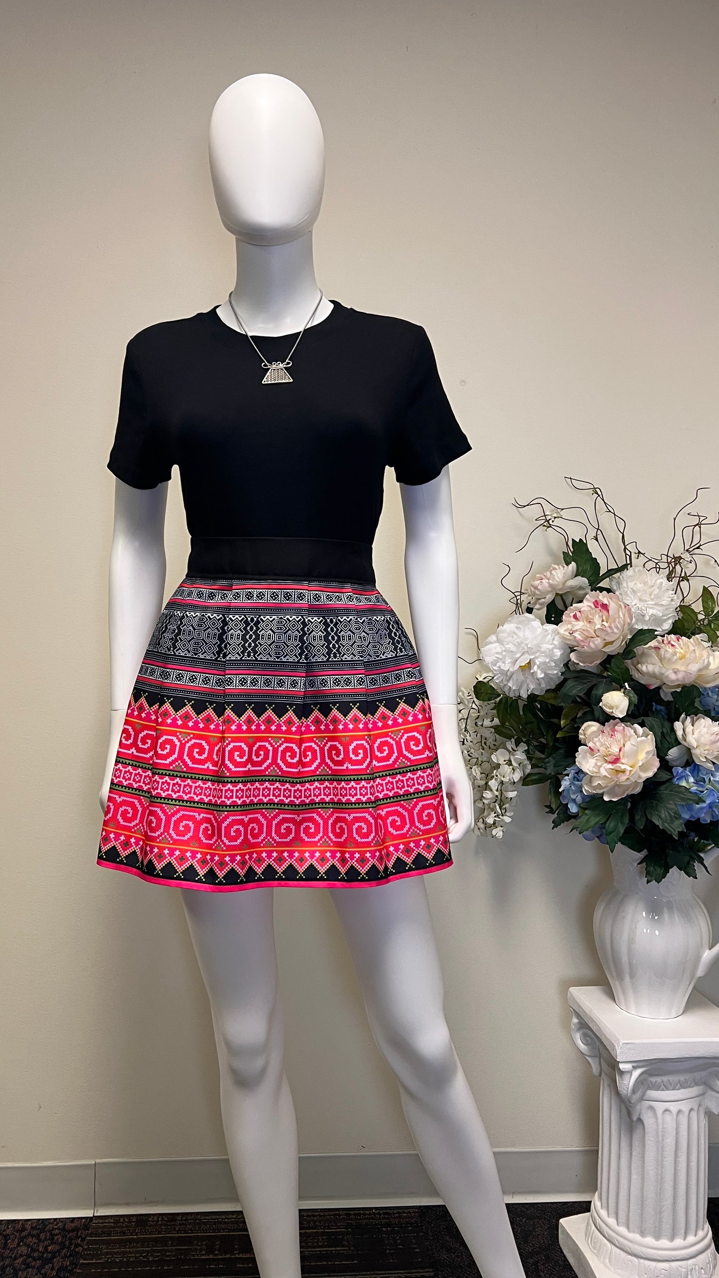 Hmong pleated mini skirt (L)