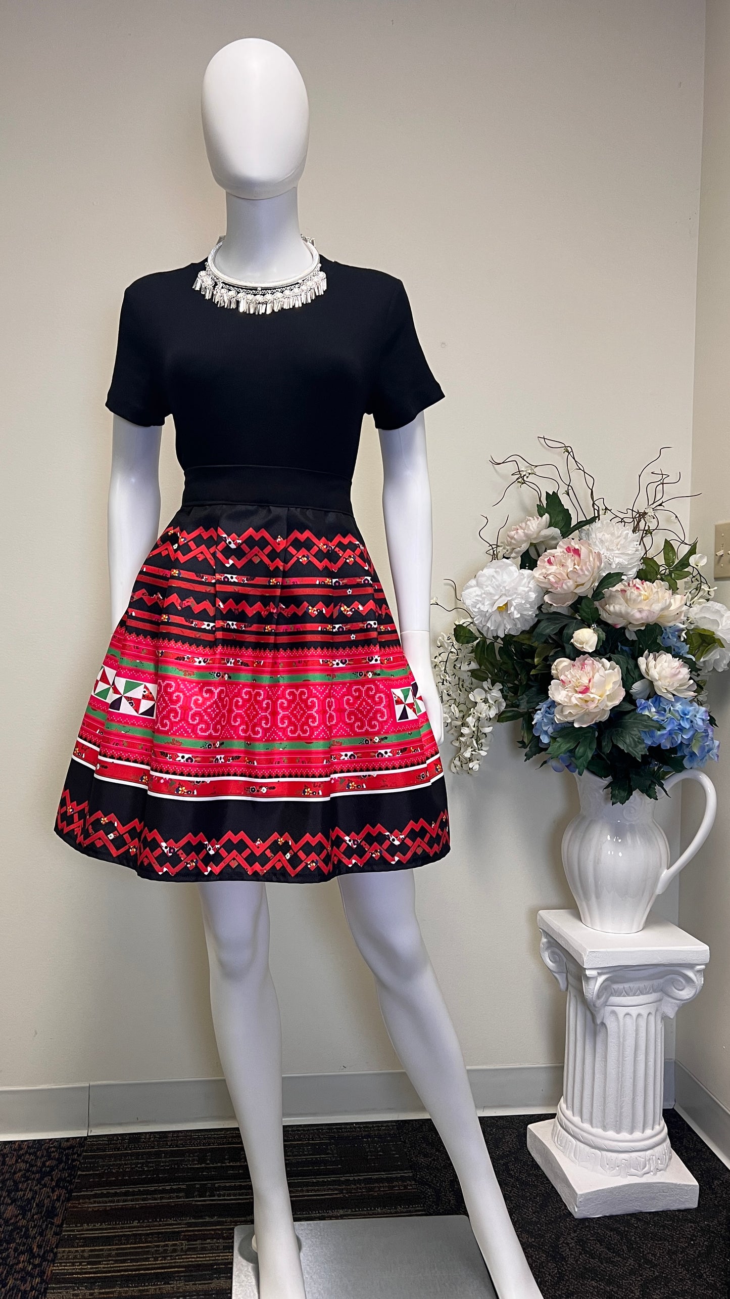 Hmong pleated skirt (L)