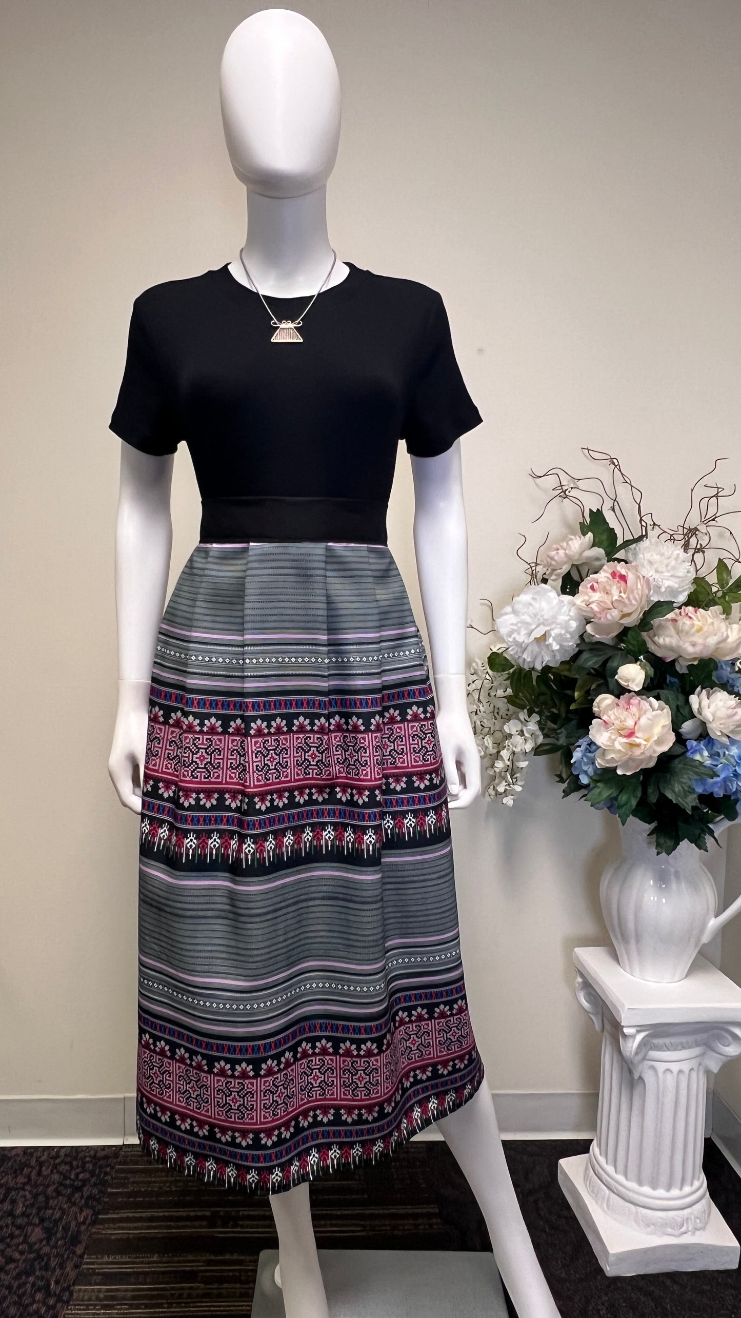 Hmong pleated skirt (XL/XXL)