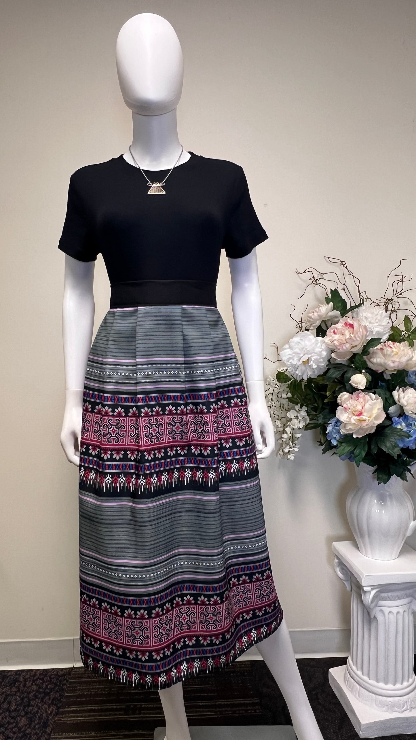 Hmong pleated skirt (XL/XXL)