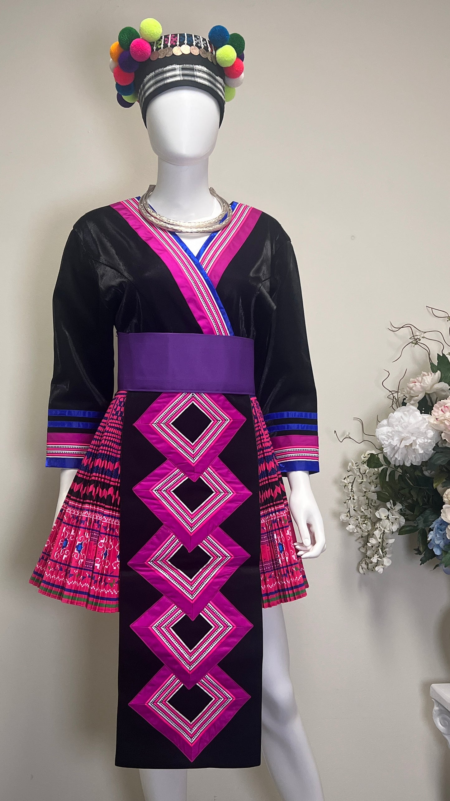 Hmong outfit (size 40)