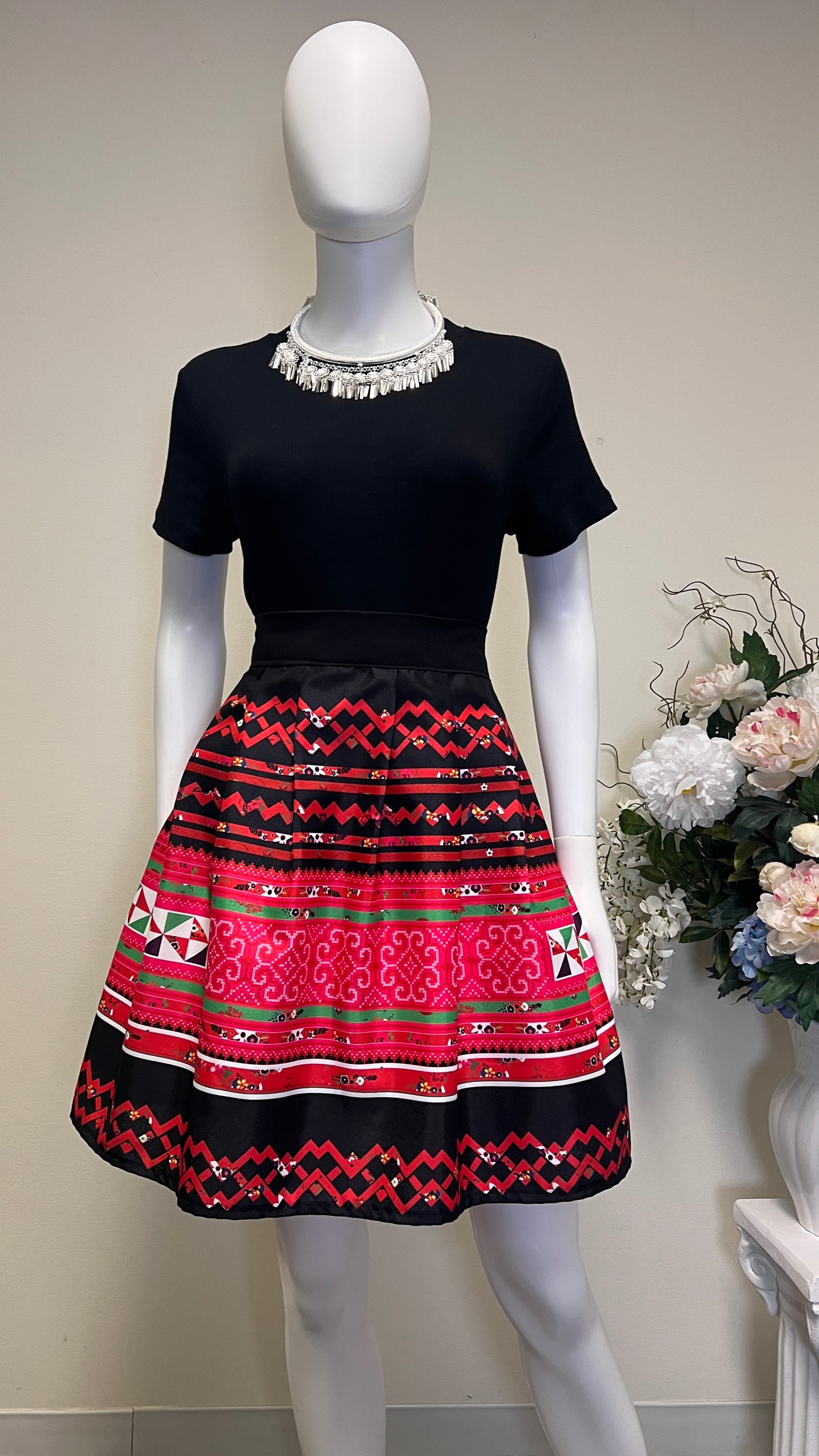 Hmong pleated skirt (L)